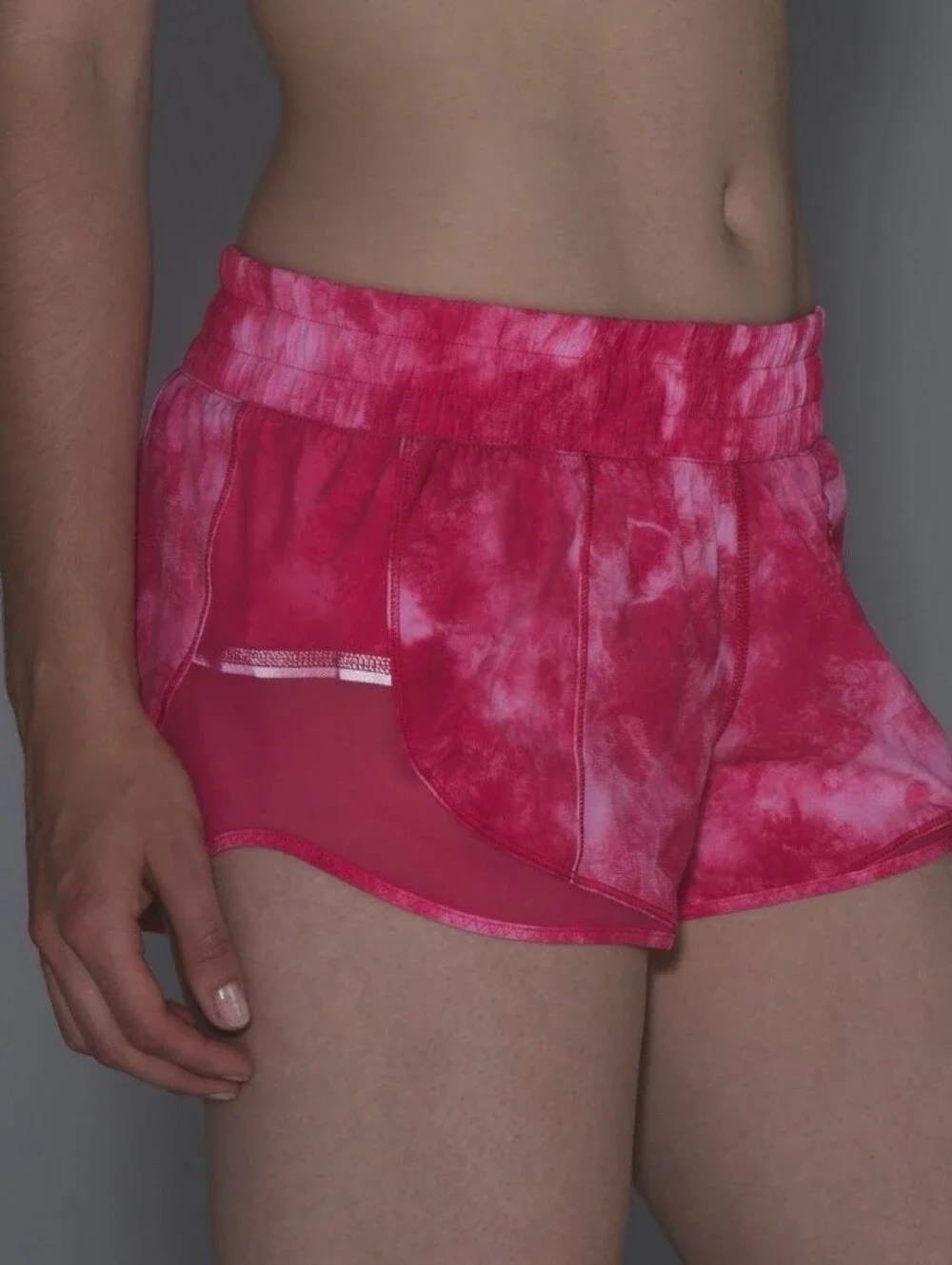 Lululemon Beat The Heat Short Dye Boom Juice Size 4.